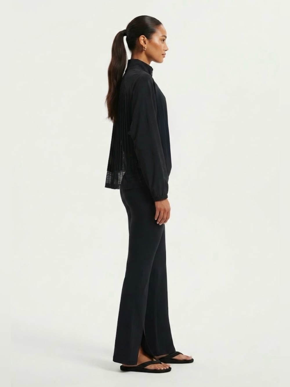 House of Mae Black Pleated Mesh Detail Active Zip Jacket Size Medium